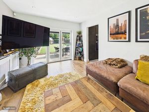 REAR LOUNGE- click for photo gallery